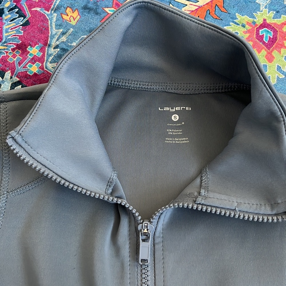 Layers active zip up - Picture 3 of 5